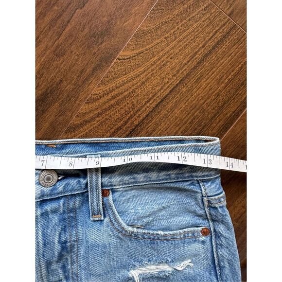 Levi's 25 High-Rise Deconstructed Denim Skirt with Button Fly - Picture 4 of 5
